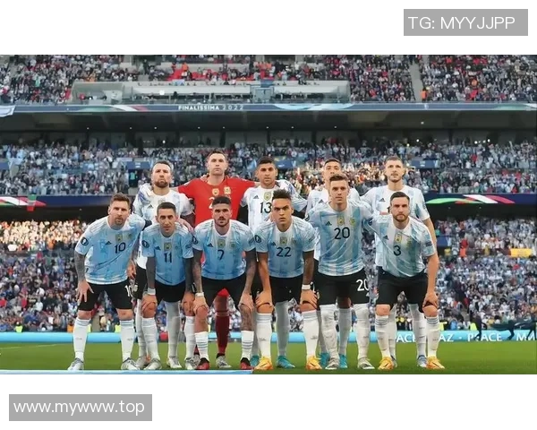 卡塔尔世界杯掠影：从激情赛场到文化碰撞的全球盛宴